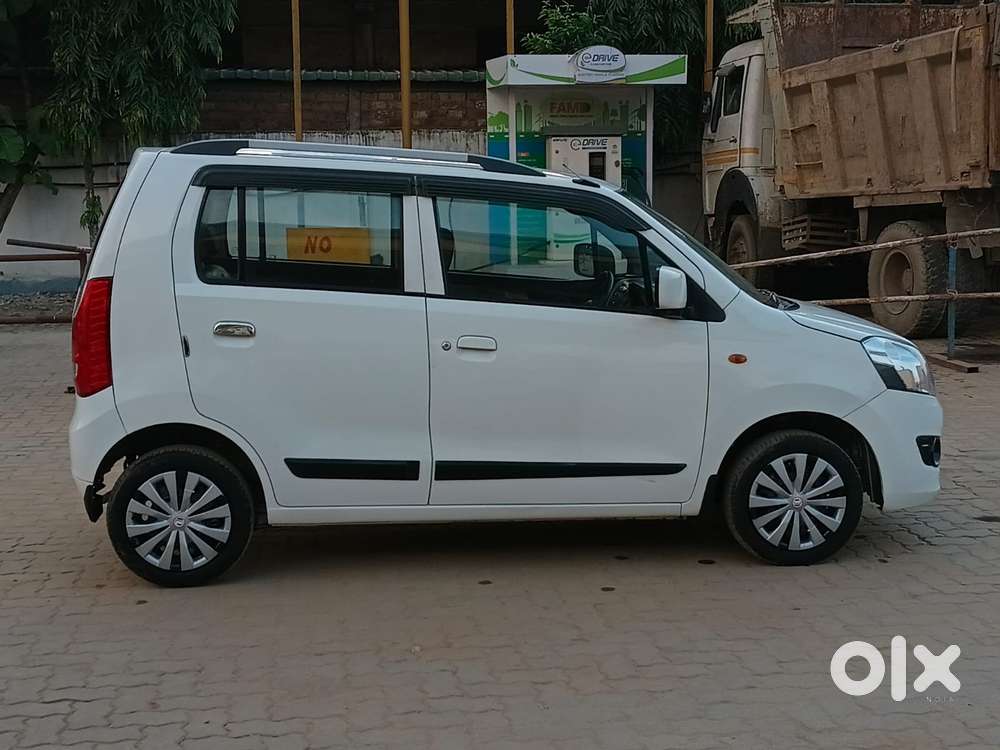 Maruti Suzuki Wagon R Vxi Amt1.2, 2017, Petrol