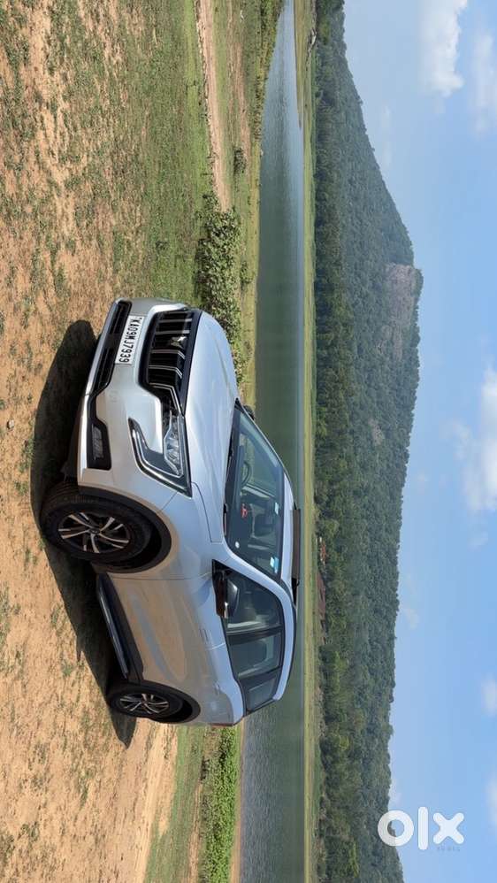 Mahindra Xuv700 Petrol 2023