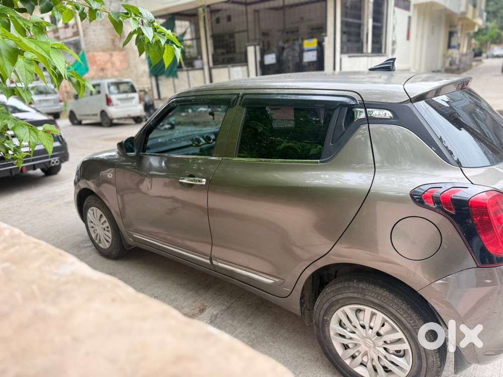 I Want To Sell Ky Maruti Swift Only 18000 Km Driven Company Record .