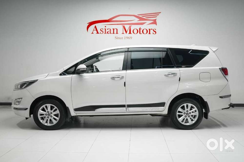 Toyota Innova Crysta 2.4 V 8 Str, 2016, Diesel
