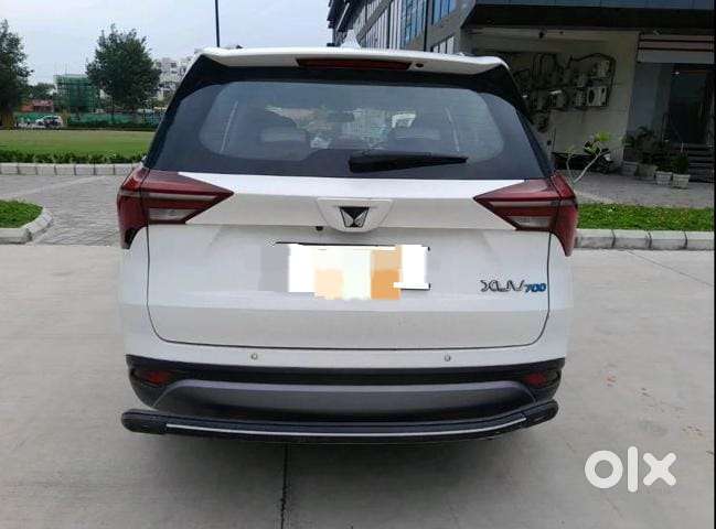Mahindra Xuv700 2.0 Ax 5 Petrol Mt 7 Str, 2022, Petrol