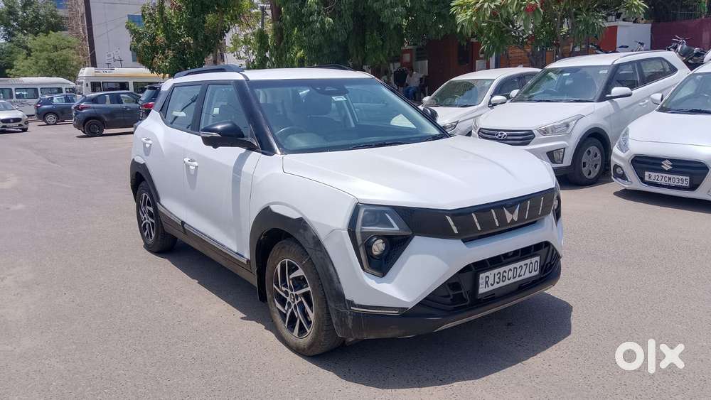 Mahindra Xuv 3xo Ax5 Pm Mt, 2024, Petrol