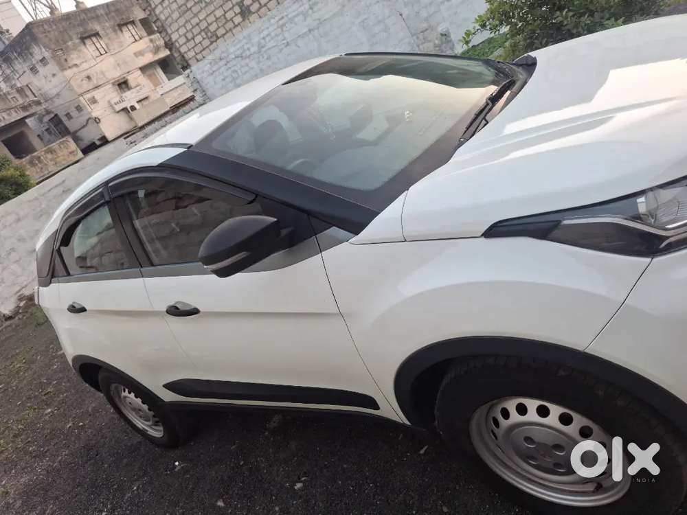 I Want To Sell Showroom Conditions Mint Conditions Car