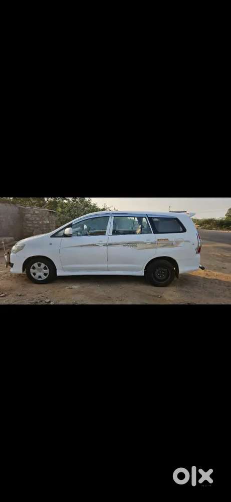 Toyota Innova 2012