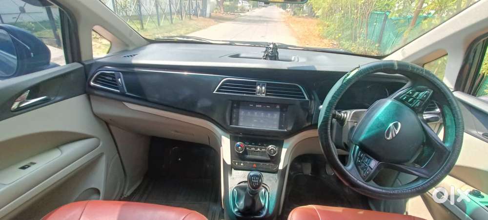 Mahindra Marazzo M8, 2018, Diesel