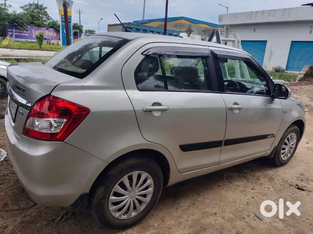 Maruti Suzuki Swift 2017 Good Condition 4 Tayre New