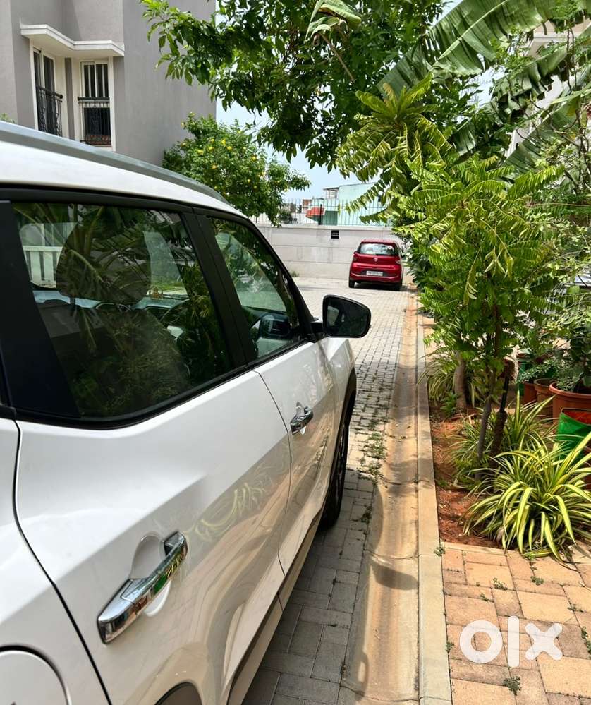 Nissan Magnite Xv Petrol 2021 - Impeccably Maintained