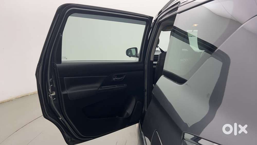 Maruti Suzuki Xl6 1.5 Alpha Mt, 2023, Petrol