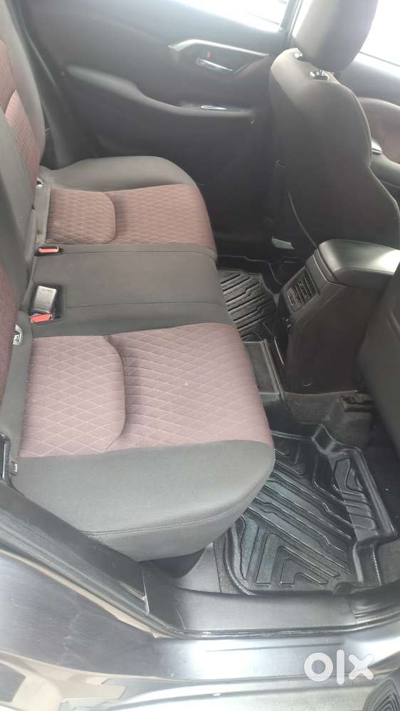 Maruti Suzuki Grand Vitara 1.5 Delta Smart Hybrid At, 2023, Petrol