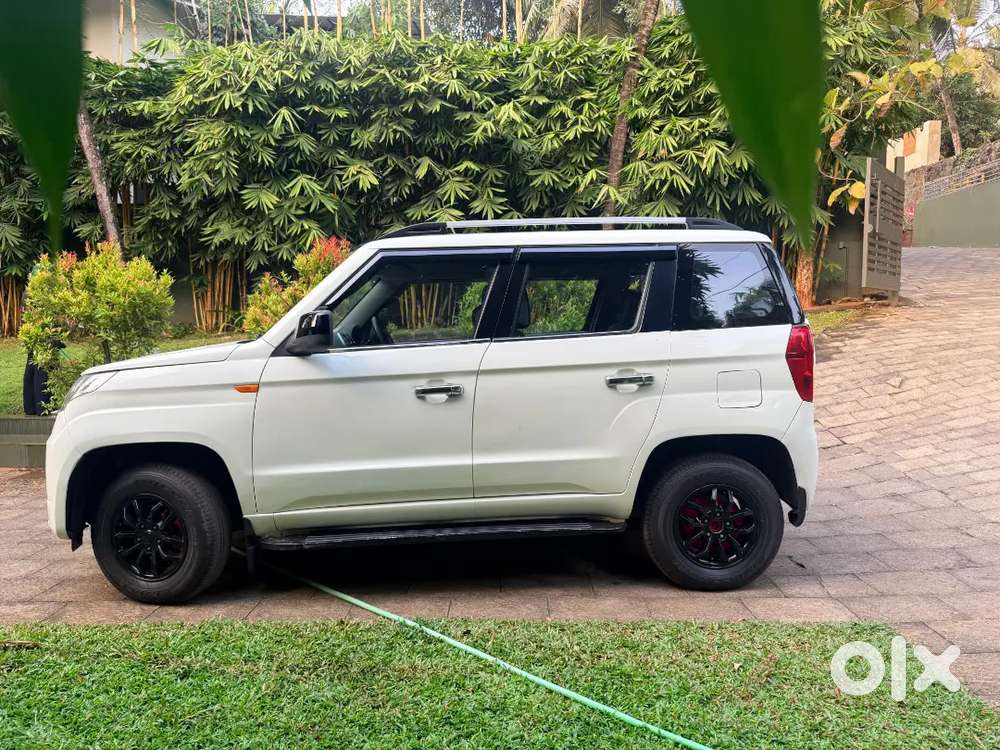 Mahindra Tuv 300 2016 Diesel 140000 Km Driven