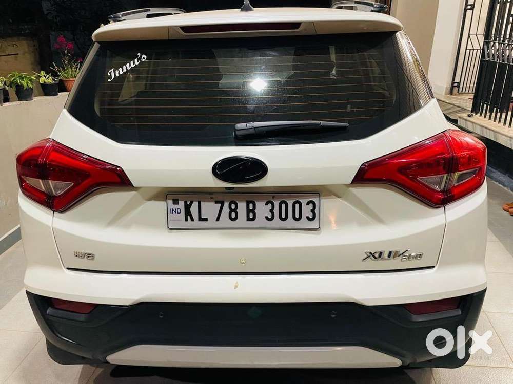 Mahindra Xuv300 Petrol 21000 Km Driven