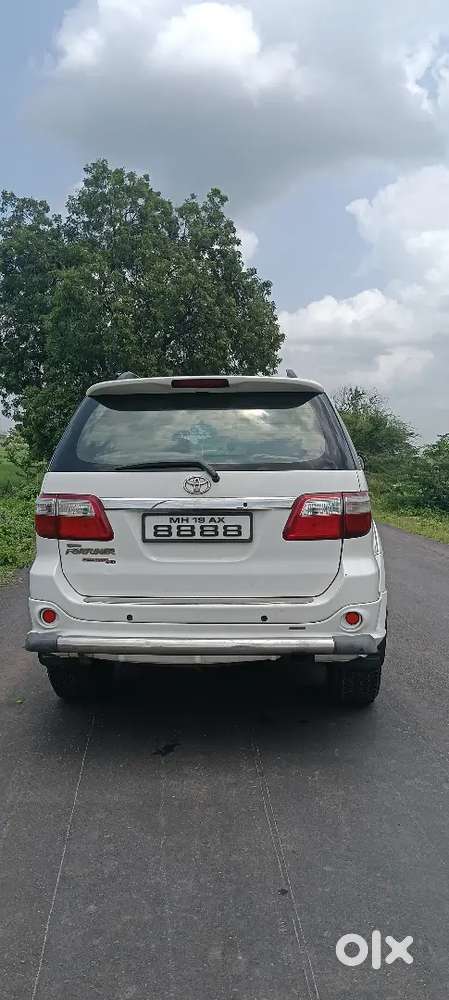 Toyota Fortuner 2011 Diesel 177800 Km Driven