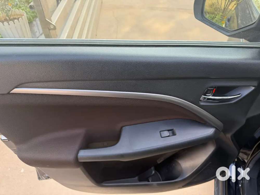 Petrol Car In Black Color, Center Locking, Push Start Button, Sunroof