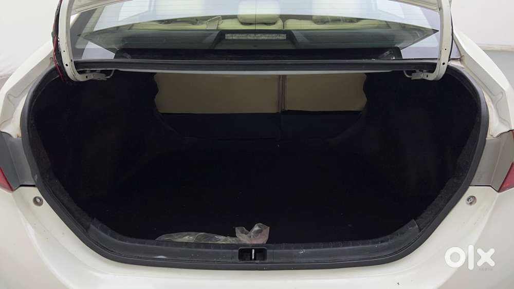 Toyota Corolla Altis 1.8 G, 2015, Petrol