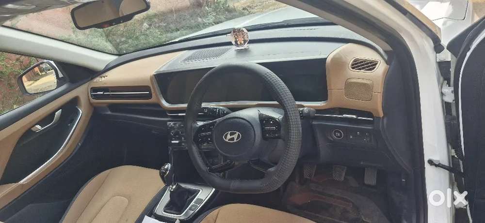 Hyundai Alcazar 2025 Petrol 4500 Km Driven With Sunroof 6 Month Old