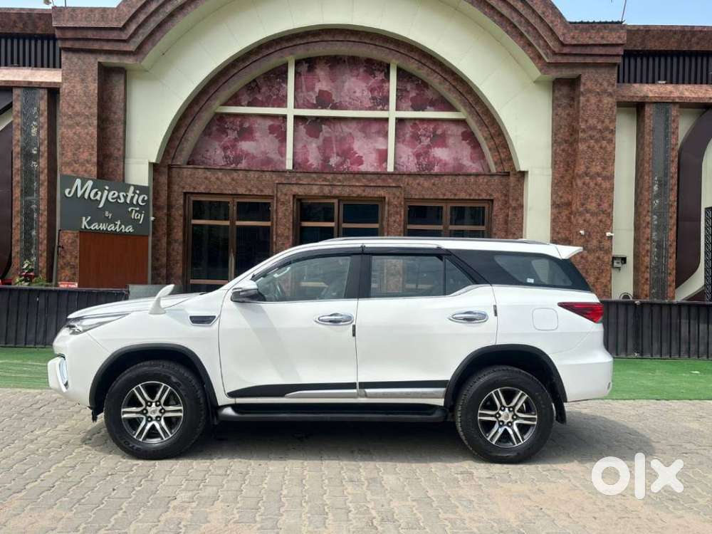 Toyota Fortuner 4x2 At 2.7 Petrol, 2020, Petrol