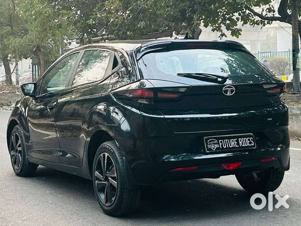 Tata Altroz 1.2 Xza Plus Dark Edition Dct, 2023, Petrol