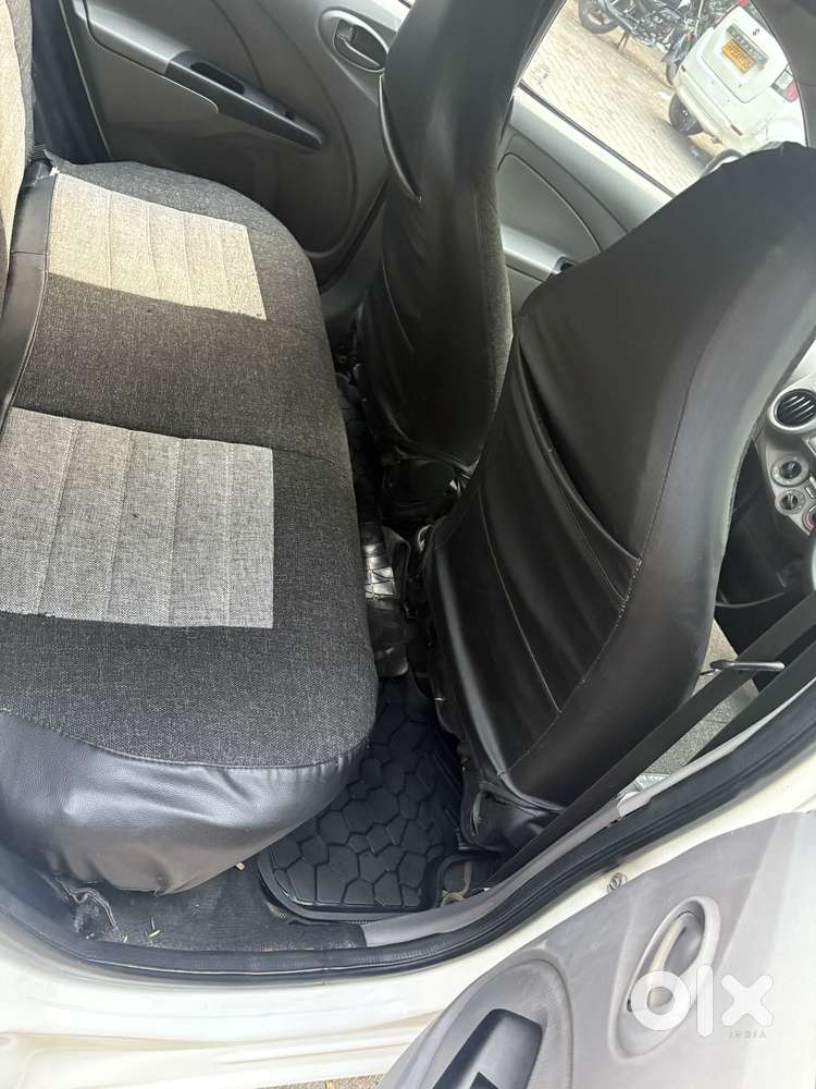 Toyota Etios Liva G, 2012, Petrol