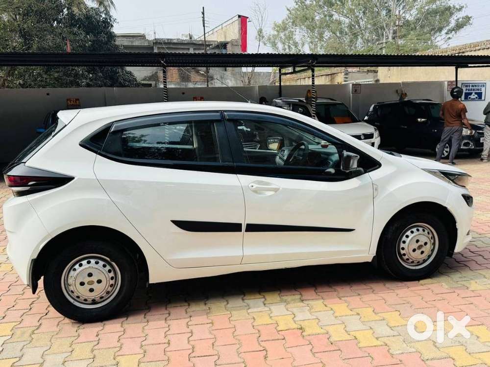 Tata Altroz 1.2 Xm Plus, 2020, Petrol