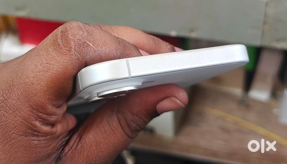 I phone 16 white 256 gb health 100