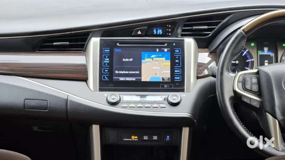 Toyota Innova Crysta 2.8 Zx At 7 Seater, 2016, Diesel