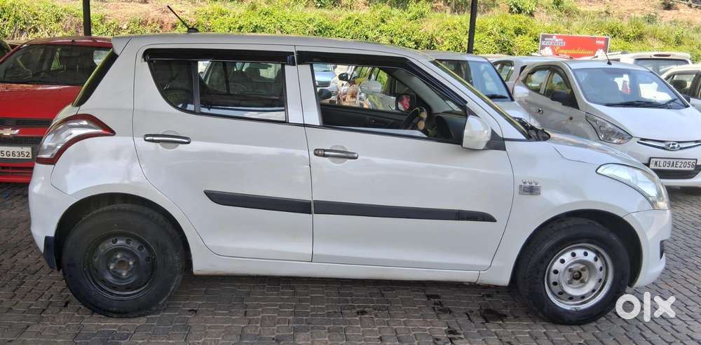 Maruti Suzuki Swift Lxi Option, 2014, Petrol