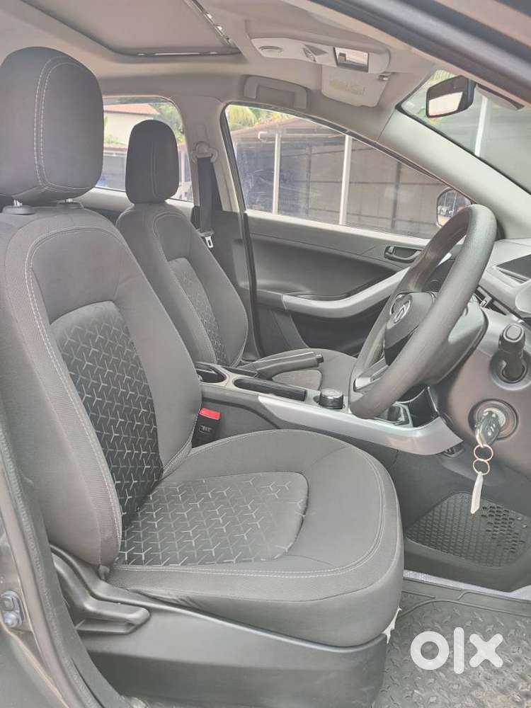 Tata Nexon, 2022, Petrol