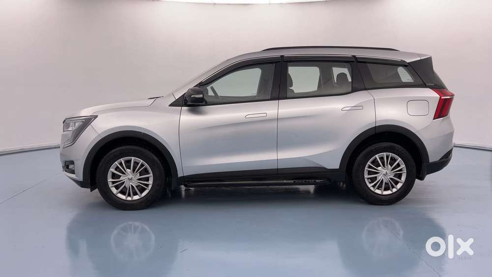 Mahindra Xuv700 2.0 Ax 3 Petrol At 5 Str, 2021, Petrol