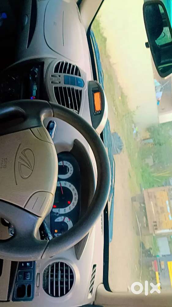 Mahindra Xylo 2011