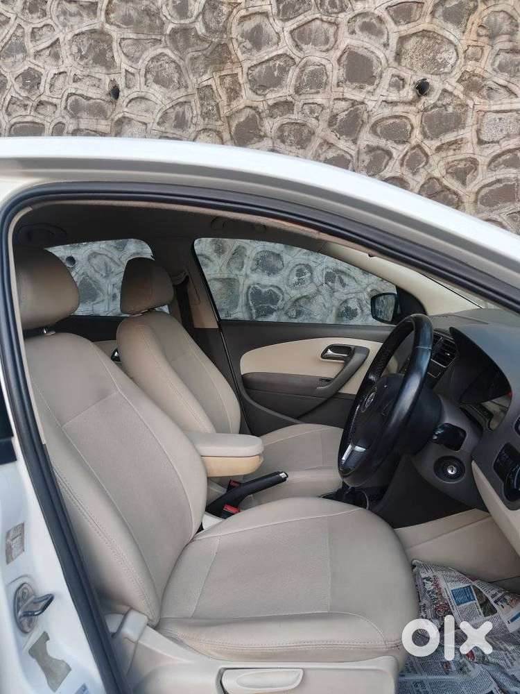 Volkswagen Vento 2010-2013 Petrol Highline, 2011, Petrol