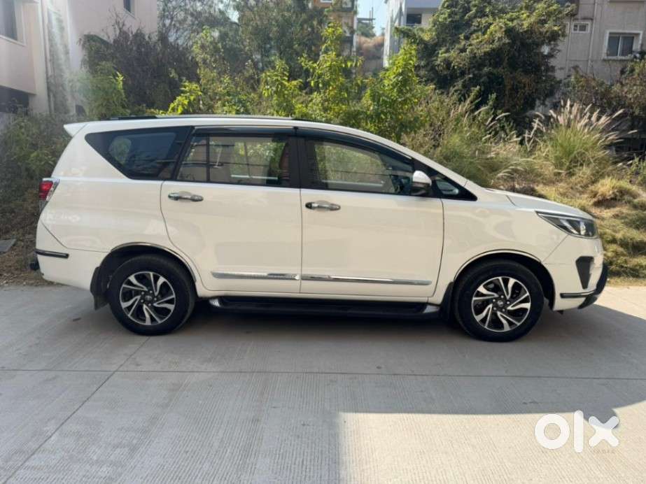 Toyota Innova Crysta [2020-ongoing] 2.4 Gx At 7 Str, 2021, Diesel