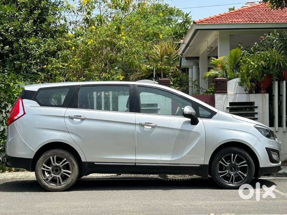 Mahindra Marazzo M8, 2018, Diesel