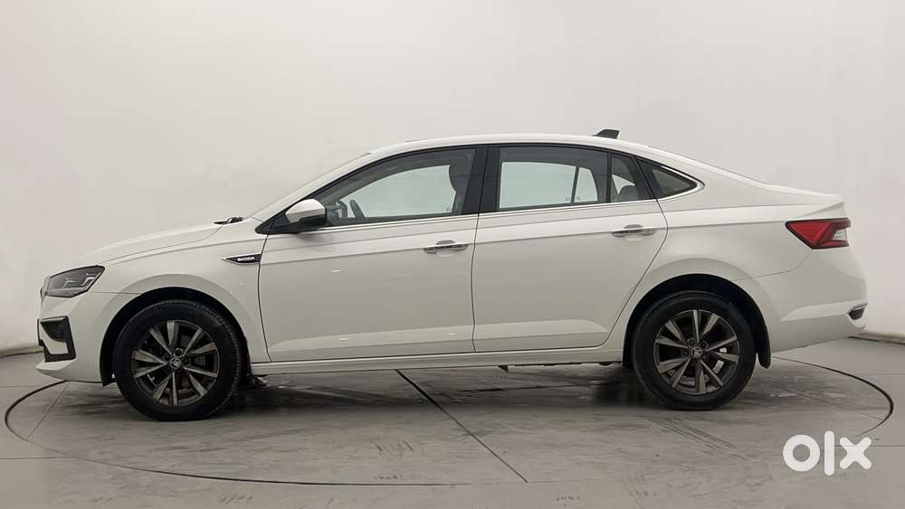 Skoda Slavia Style 1.0l Tsi At, 2022, Petrol