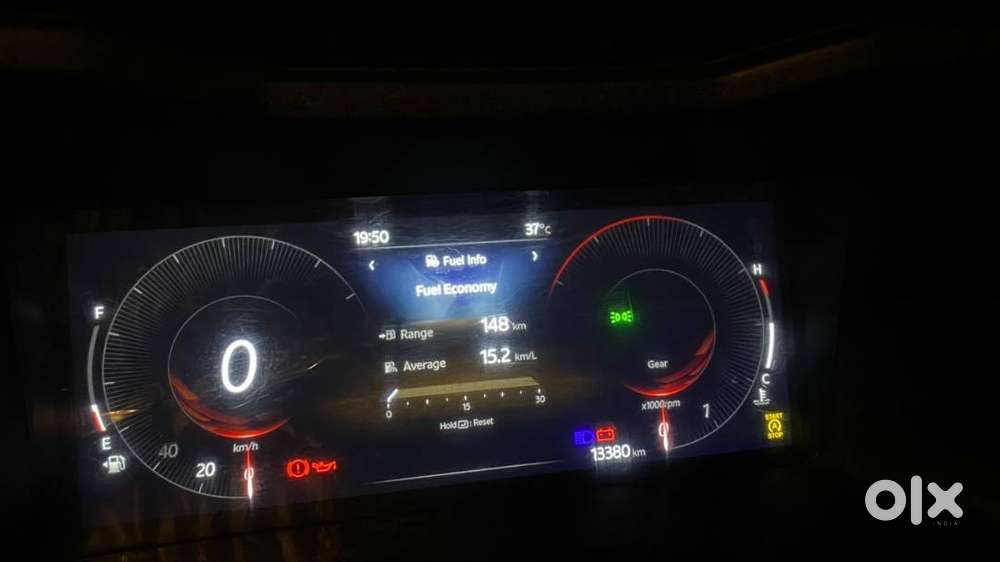 Mahindra 3xo White Ax5