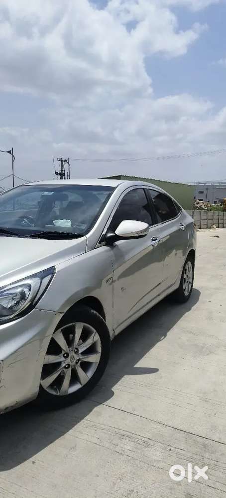 Hyundai Fluidic Verna 2012