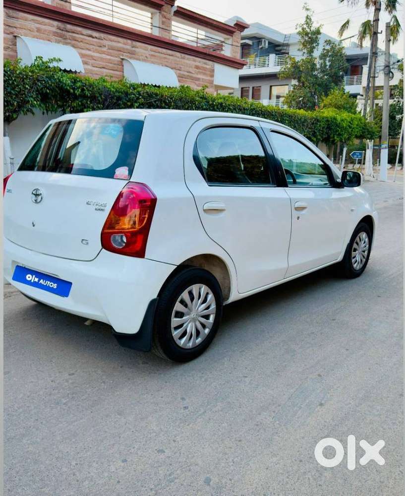 Toyota Etios 2010-2012 G Safety, 2011, Petrol