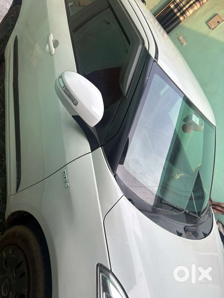 Maruti Suzuki Swift Ddis 2012