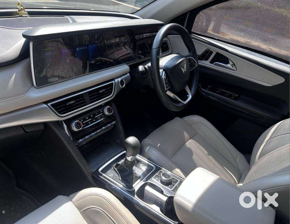 Mahindra Xuv700 Ax7 Luxury Pack Awd, 2023, Diesel