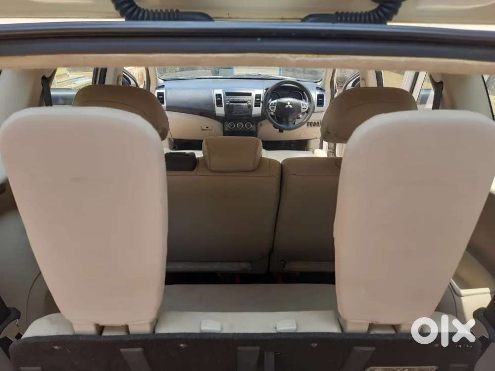 7 Seater Suv Mitsubishi Outlander