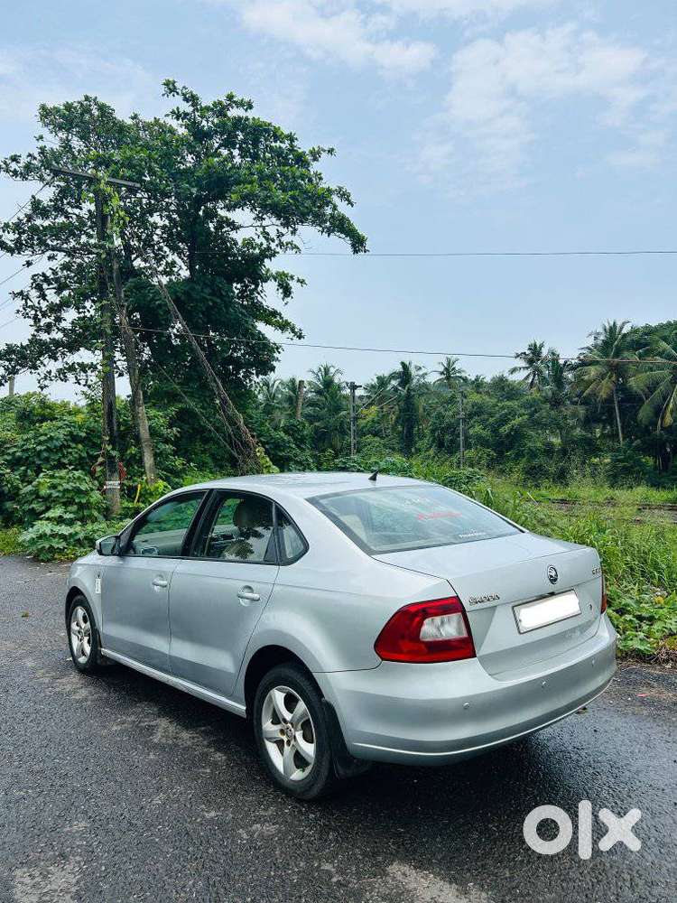 Skoda Rapid 1.6 Ambition Plus Tdi At, 2015, Diesel