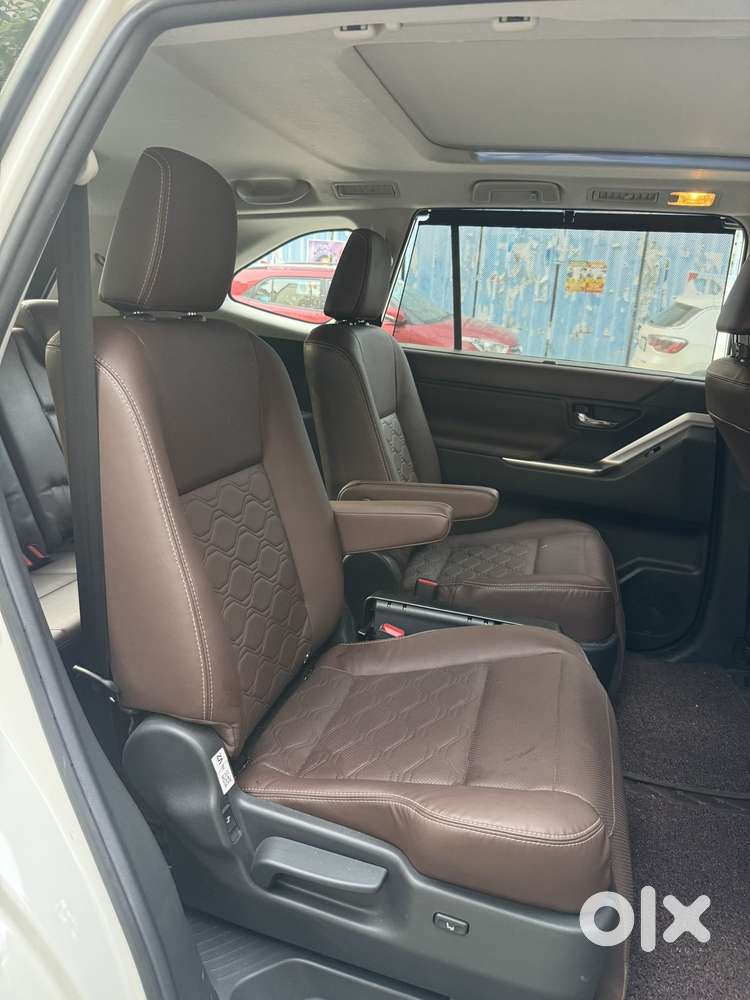 Toyota Innova Hycross 2.0 Zx (o) Hybrid 7 Str, 2025, Petrol