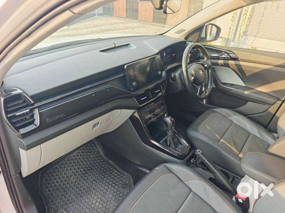 Skoda Kushaq 1.0 Tsi Style At (6 Airbags), 2022, Petrol