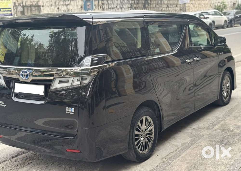 Toyota Vellfire 2.5 Executive Lounge, 2021, Petrol
