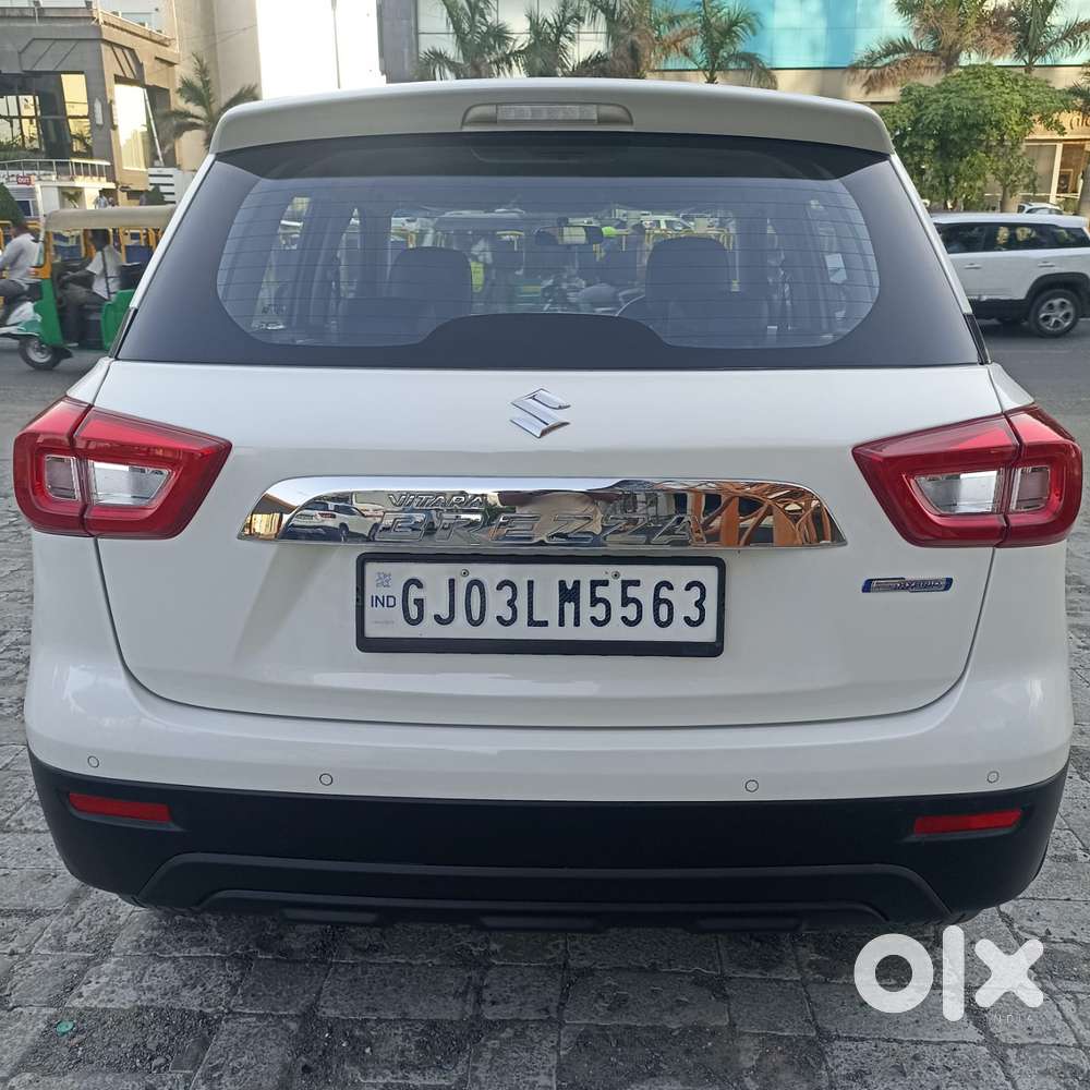 Maruti Suzuki Brezza 1.5 Vxi At Smart Hybrid, 2022, Petrol