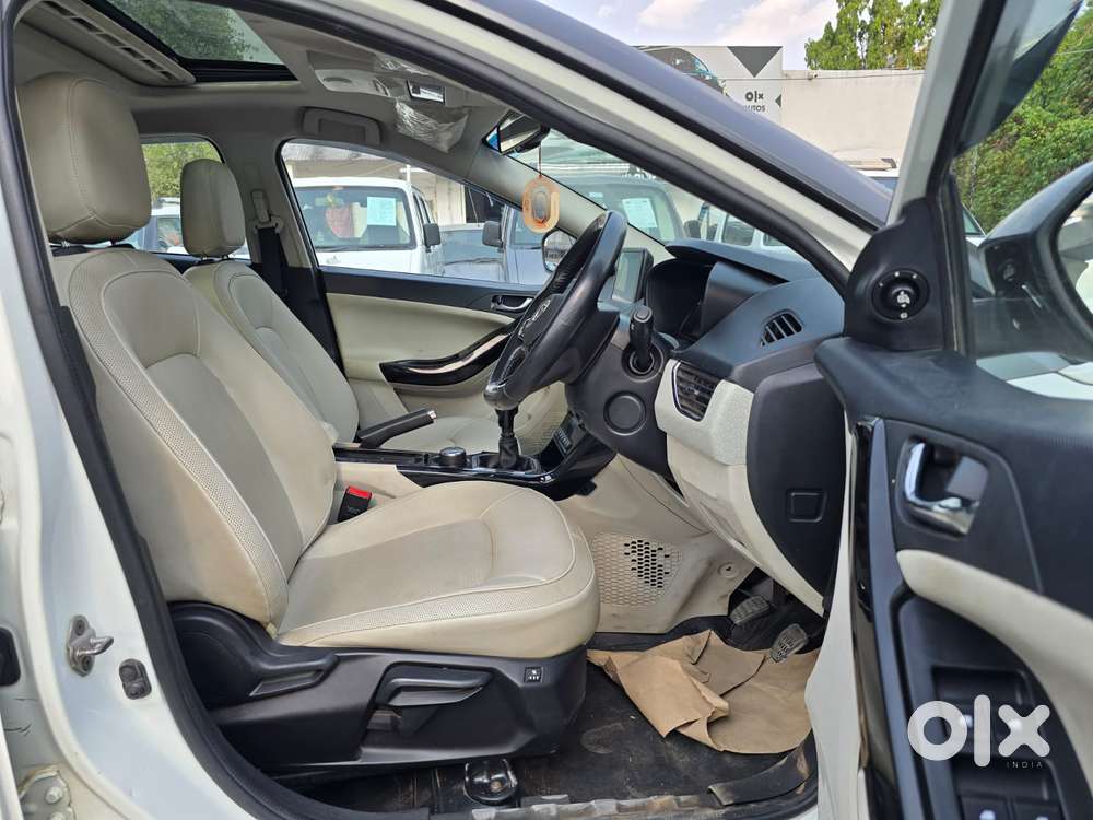 Tata Nexon Xz Plus Luxs, 2023, Petrol