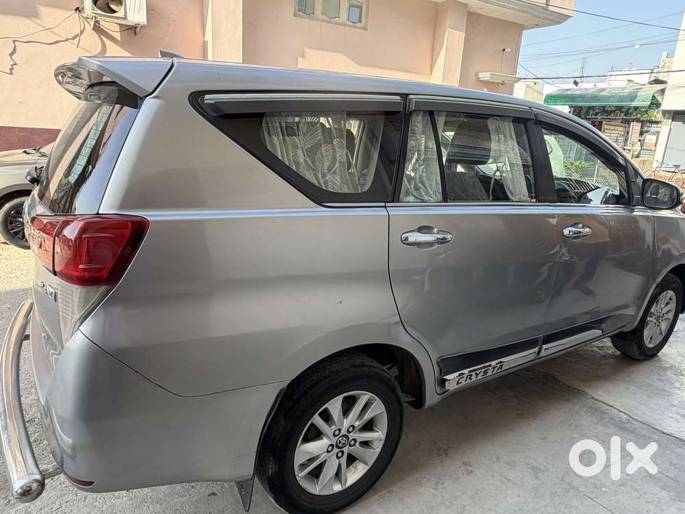 Toyota Innova Crysta 2.4 V 8 Str, 2016, Diesel