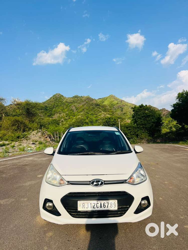 Hyundai Grand I10 Sportz, 2015, Petrol