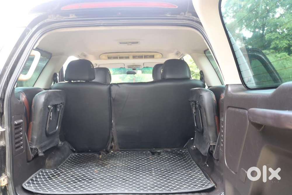 Tata Safari Storme Black Color