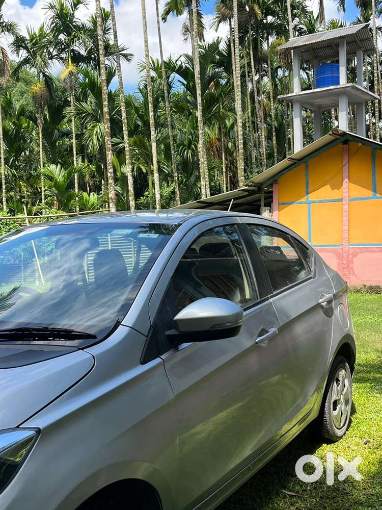 Tata Tigor Petrol 2017