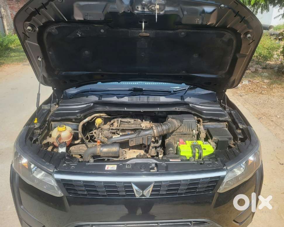 Mahindra Xuv300 W4, 2023, Petrol